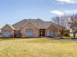 290 Hidden Lakes Blvd, Gunter, TX 75058