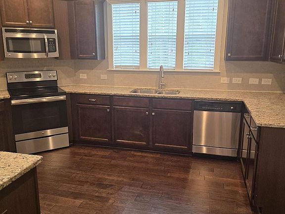 5th image of 109 Chapel Fields Ln