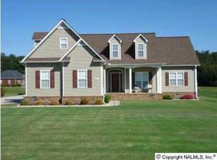 121 Taylor Ave, New Hope, AL 35760