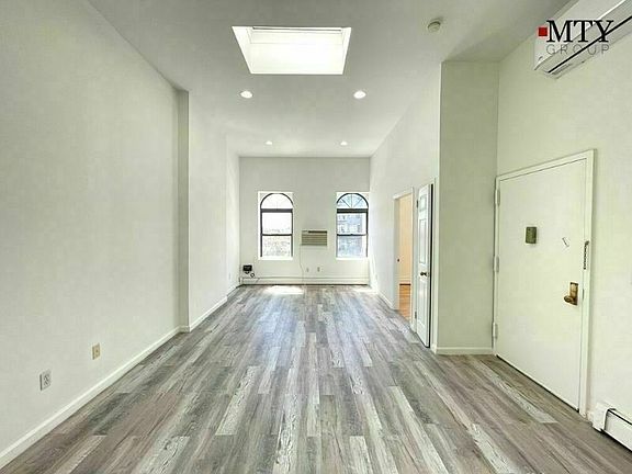 5th image of 10-09 50th Ave #4