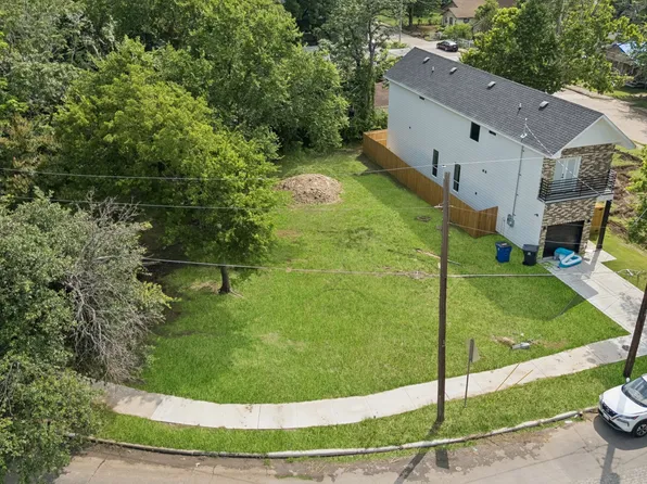 5808 Carlton Garret St, Dallas, TX 75215