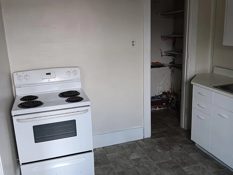 110 E High St #C — Photo 13