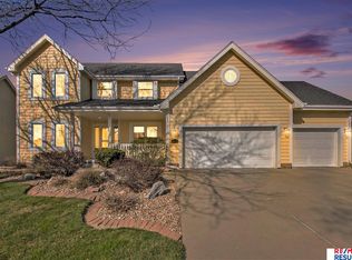 15978 Adams St, Omaha, NE 68135