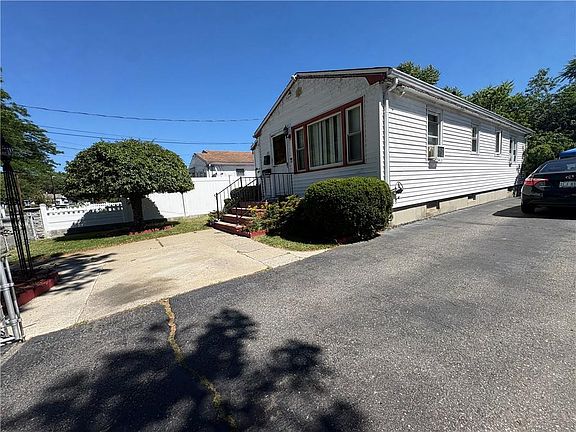2nd image of 64 Dresser St