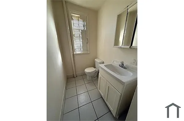 Building Photo - 2052 Mapes Ave #9