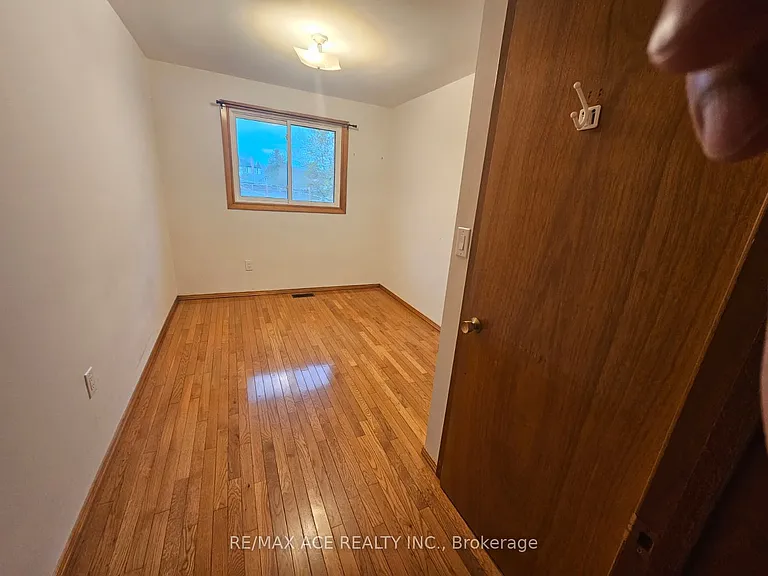 6033 Swayze Dr #MAIN — Photo 7