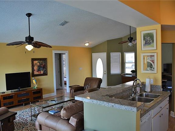5th image of 2775 Cordova Way S