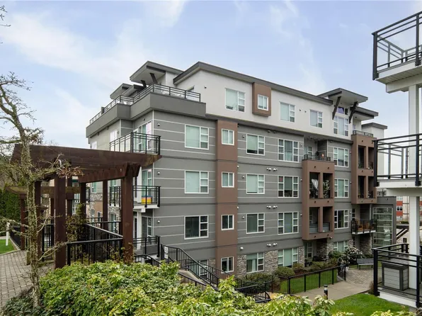 1020 Inverness Rd #106, Saanich, BC V8X 0B1