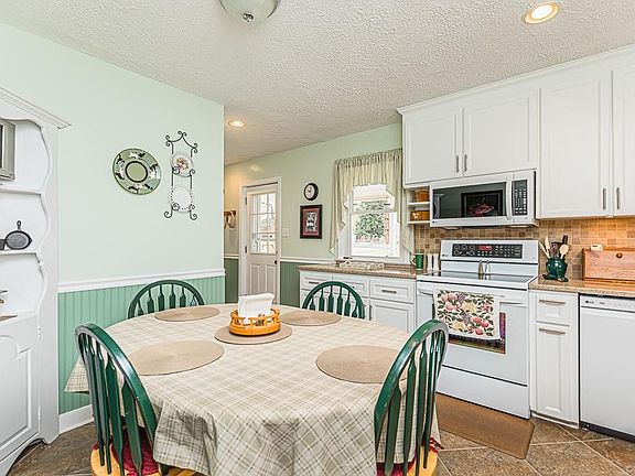 5th image of 8331 Wonderland Ln