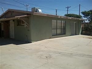 2nd image of 2715 Fort Blvd