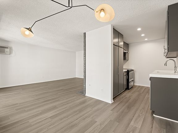4th image of 1457 Butler Ave APT 2