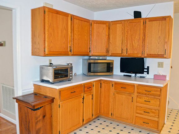 5th image of 1327 Mockingbird Dr