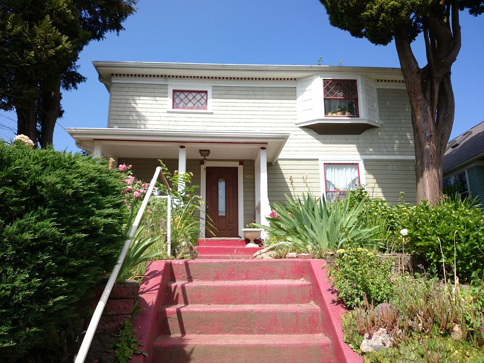 2nd image of 983 21st Ave