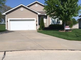 8153 S 93rd Cir, La Vista, NE 68128