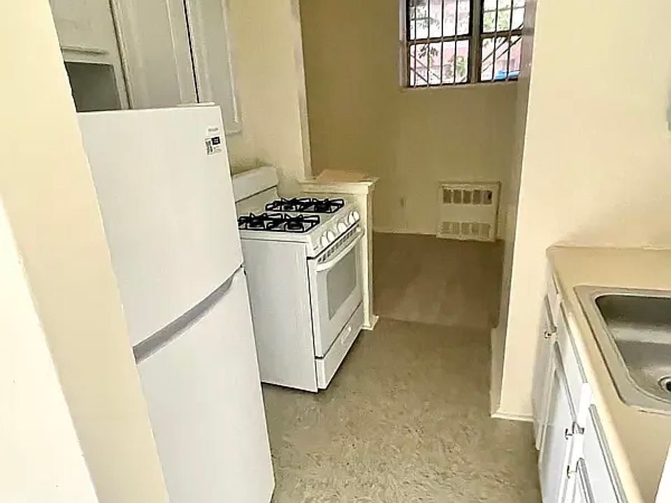 2nd image of 9410 60th Ave APT 2L