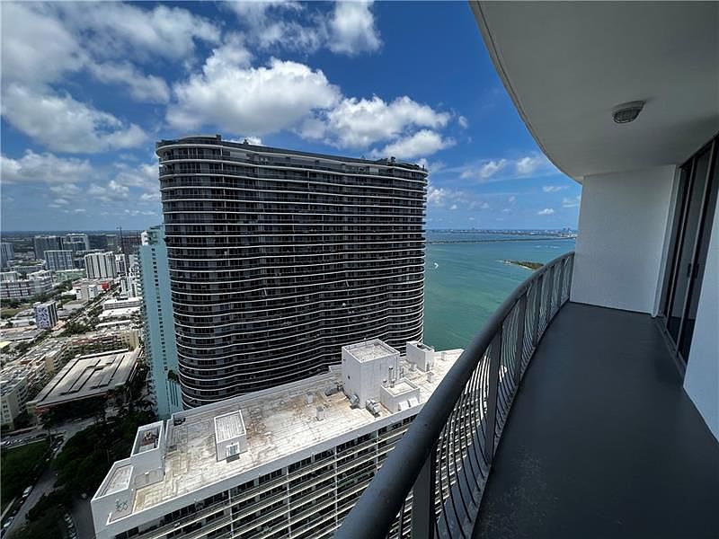 1st image of 1750 N Bayshore Dr APT 5011