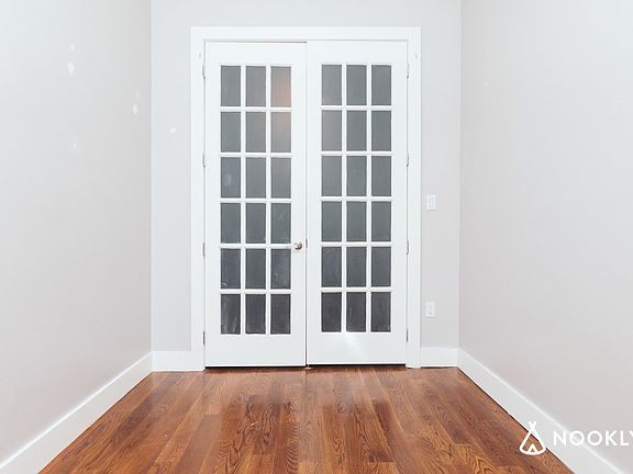 3rd image of 190 Jefferson St #3V