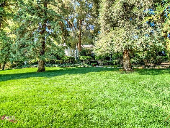 5th image of 3964 Claremont Dr