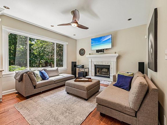 4th image of 8512 Hampton Chase Ct