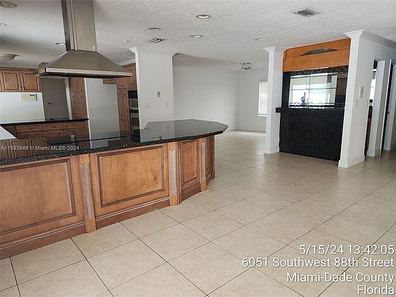 5th image of 6051 SW 88th St