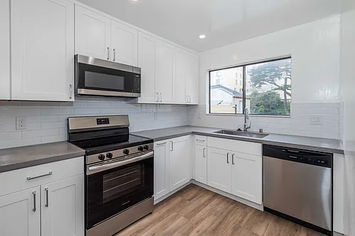 410 44th Ave #303 Photo 1