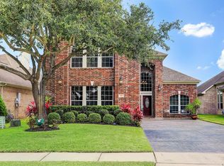 316 Marina Oaks Ct, Kemah, TX 77565