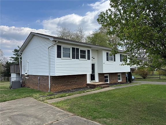 2nd image of 2741 River Ridge Rd