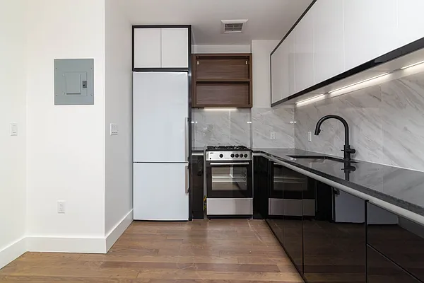 Rented by Nooklyn NYC LLC | media 85
