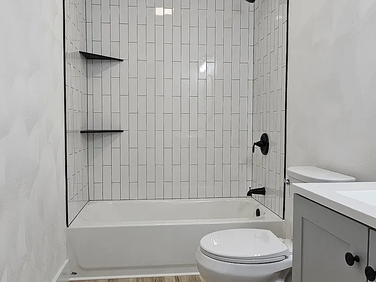 1035 Crosby St #1037 — Photo 42