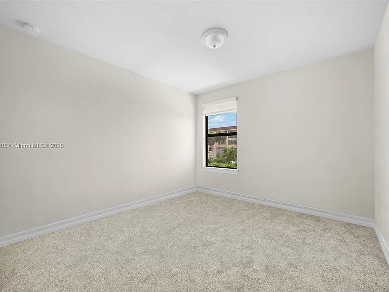 3142 Poinciana St — Photo 11
