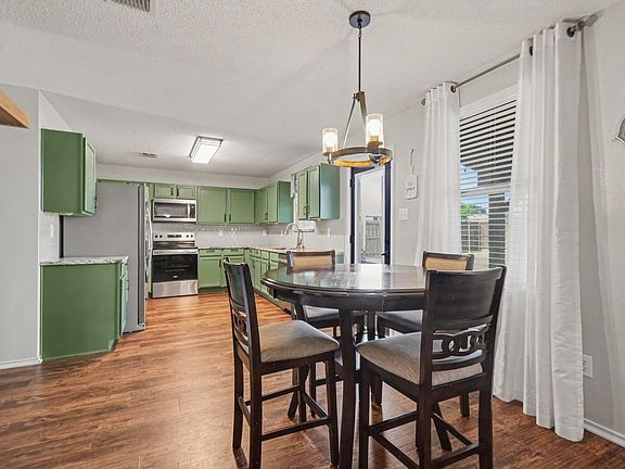 4th image of 2629 Annalea Ln