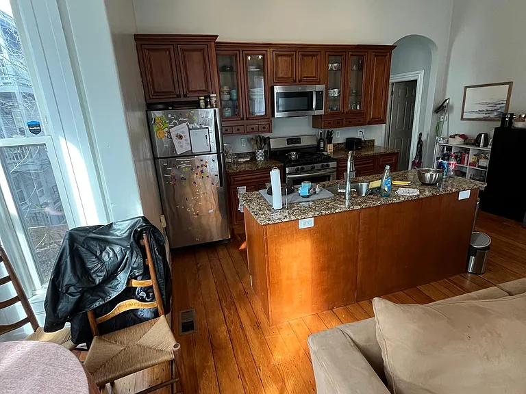 135 Hillside St #1B — Photo 3