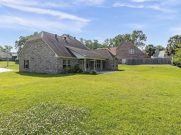 5th image of 113 Mill Creek Dr