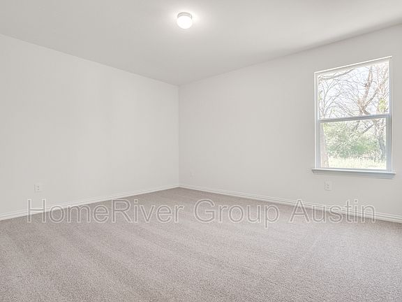5th image of 311 S Vaughn Ave