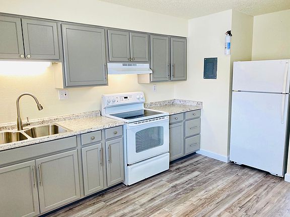 Spacious Kitchen/Dinning