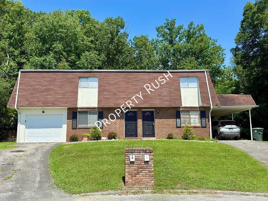 2323 Green Forest Dr. "A" - Charming 3 bed/2.5 bath rental unit in Chattanooga! $1,695/mo. — Photo 2