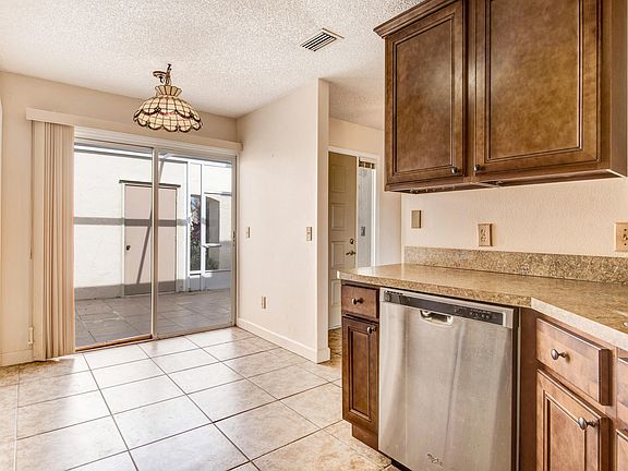 5th image of 757 Pine Island Dr