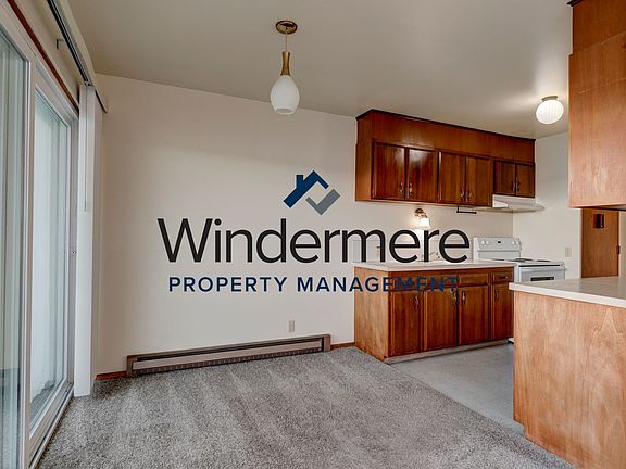 4th image of 1031 SE Maylor St APT 301