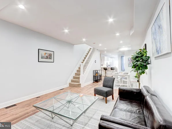 2793 1/2 The Alameda, Baltimore, MD 21218