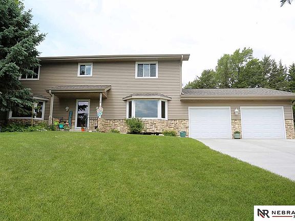 2nd image of 1305 Hickory Cir
