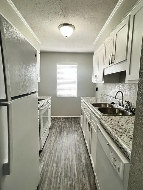 Petersburg Place Apartments — Photo 4