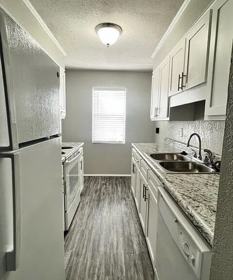 Petersburg Place Apartments — Photo 4