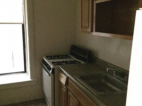 2nd image of 127 W 137th St #1D