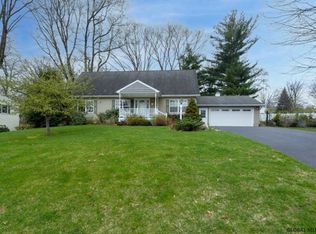 7 Oak St, Albany, NY 12205