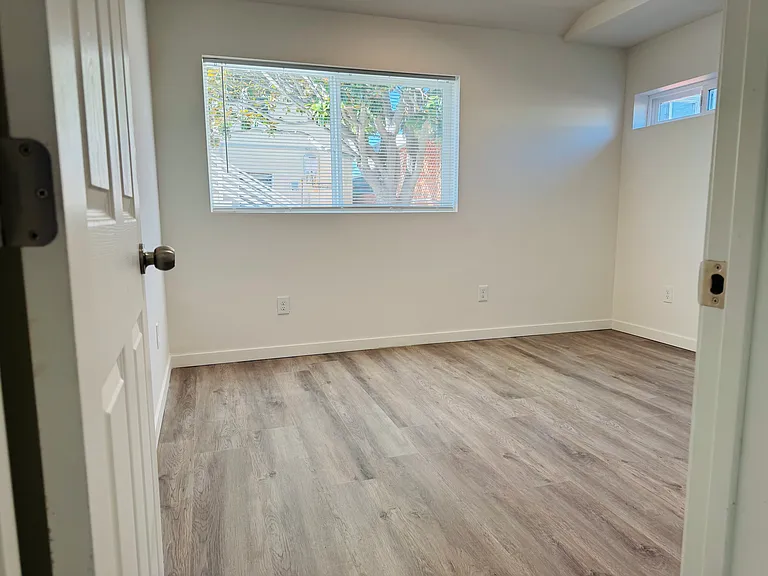 428 Everett St — Photo 13