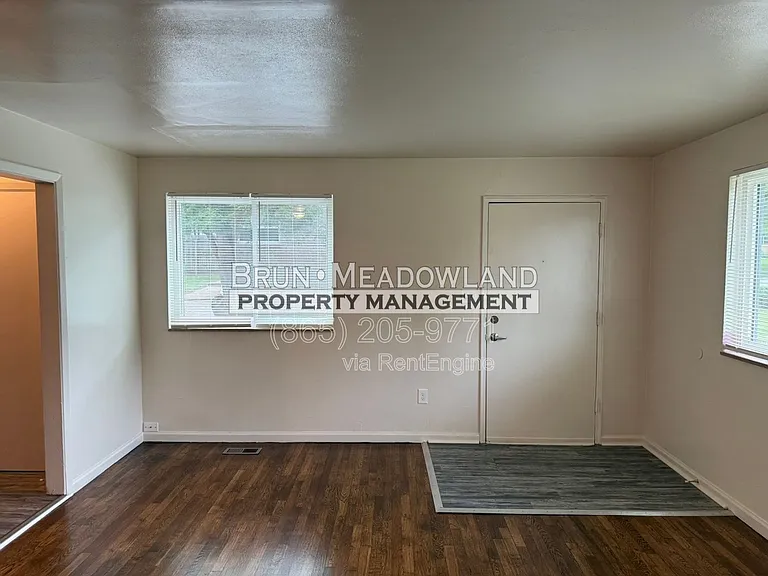 3813 Woodlake Dr NE — Photo 11