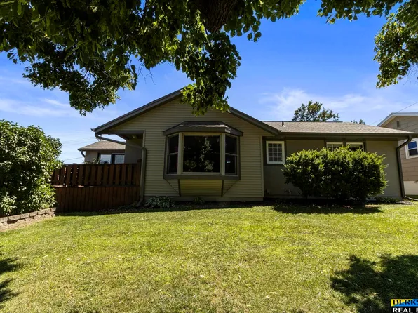 7727 Main St, Ralston, NE 68127