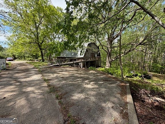 2nd image of 811 Ammons Rd