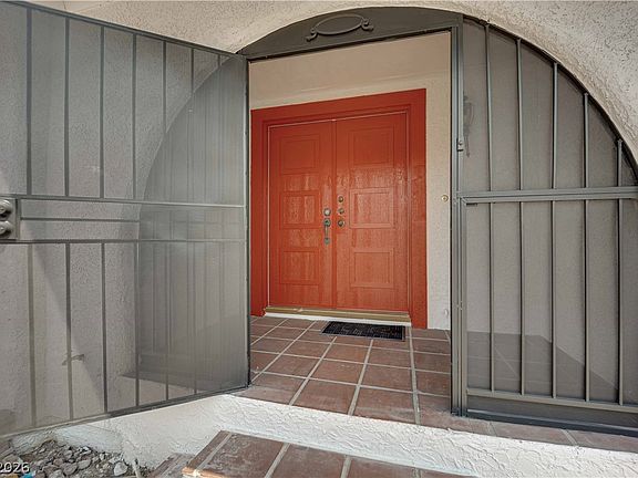 3rd image of 6320 Peppermill Dr