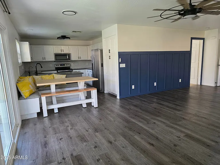 22461 W Woodlands Ave — Photo 7